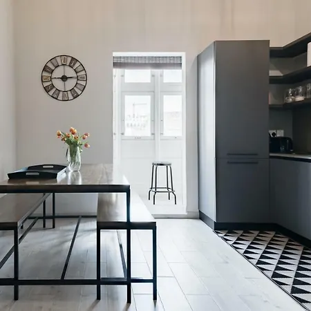 アパート Ballutta Modern Close To Seafront Promenade - Sleeps 4 スリーマ